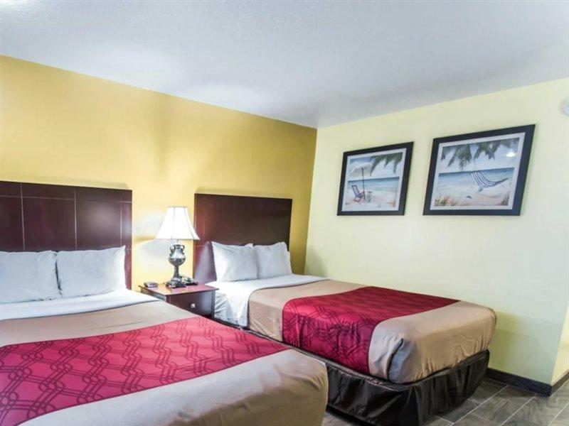 Econo Lodge Cocoa Beach - Near The Port Buitenkant foto
