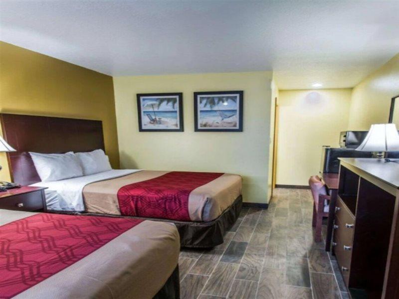 Econo Lodge Cocoa Beach - Near The Port Buitenkant foto