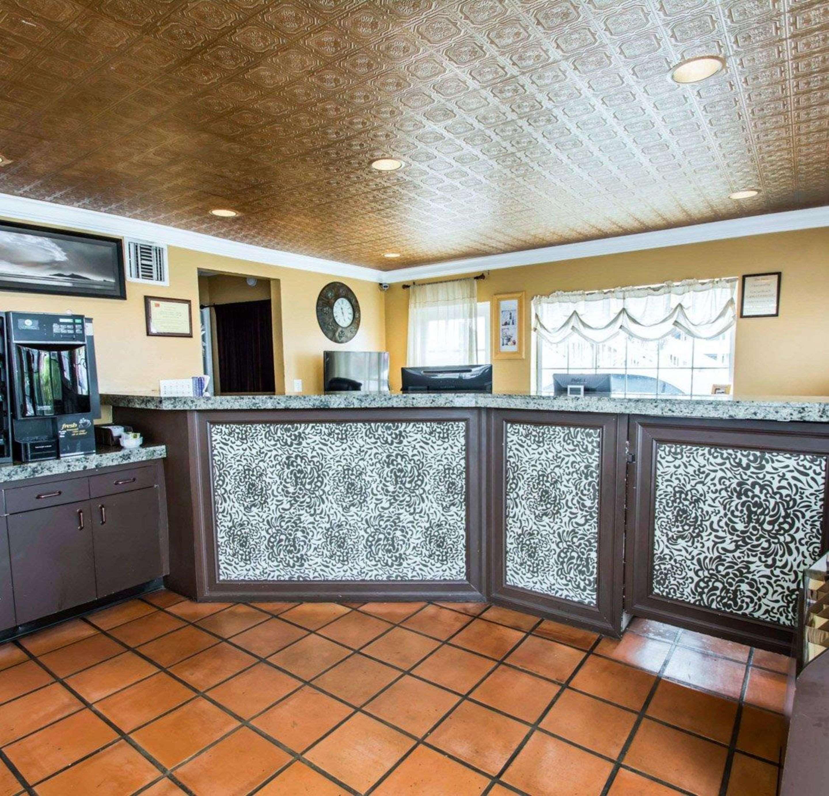 Econo Lodge Cocoa Beach - Near The Port Buitenkant foto