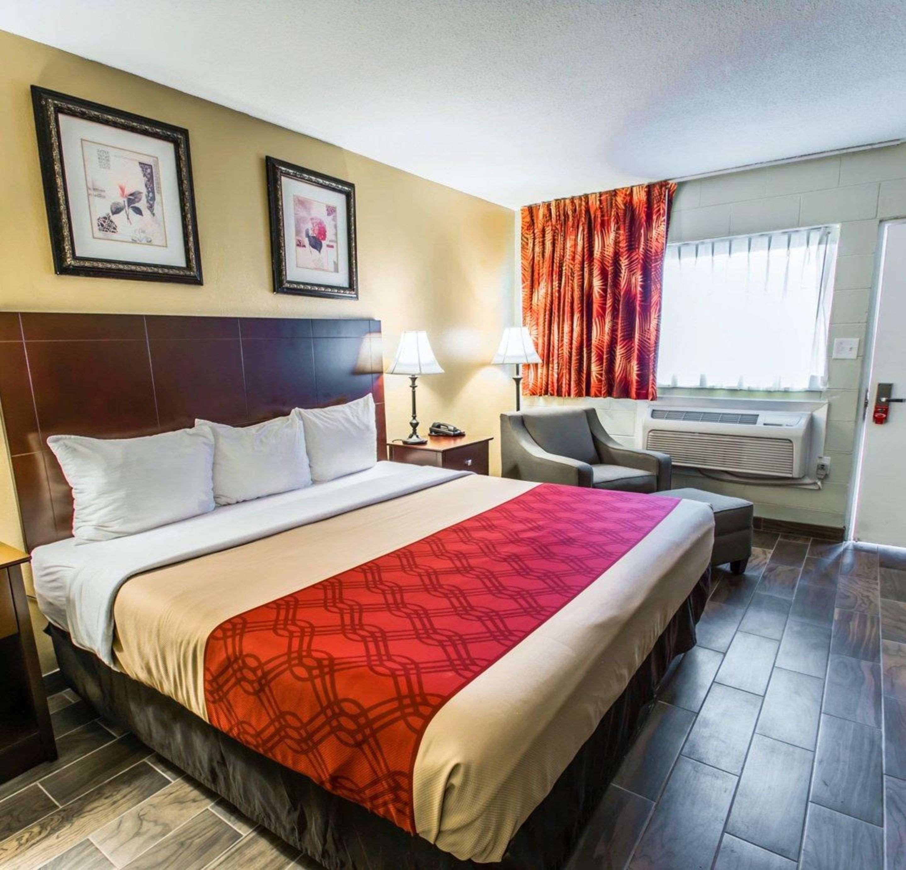 Econo Lodge Cocoa Beach - Near The Port Buitenkant foto