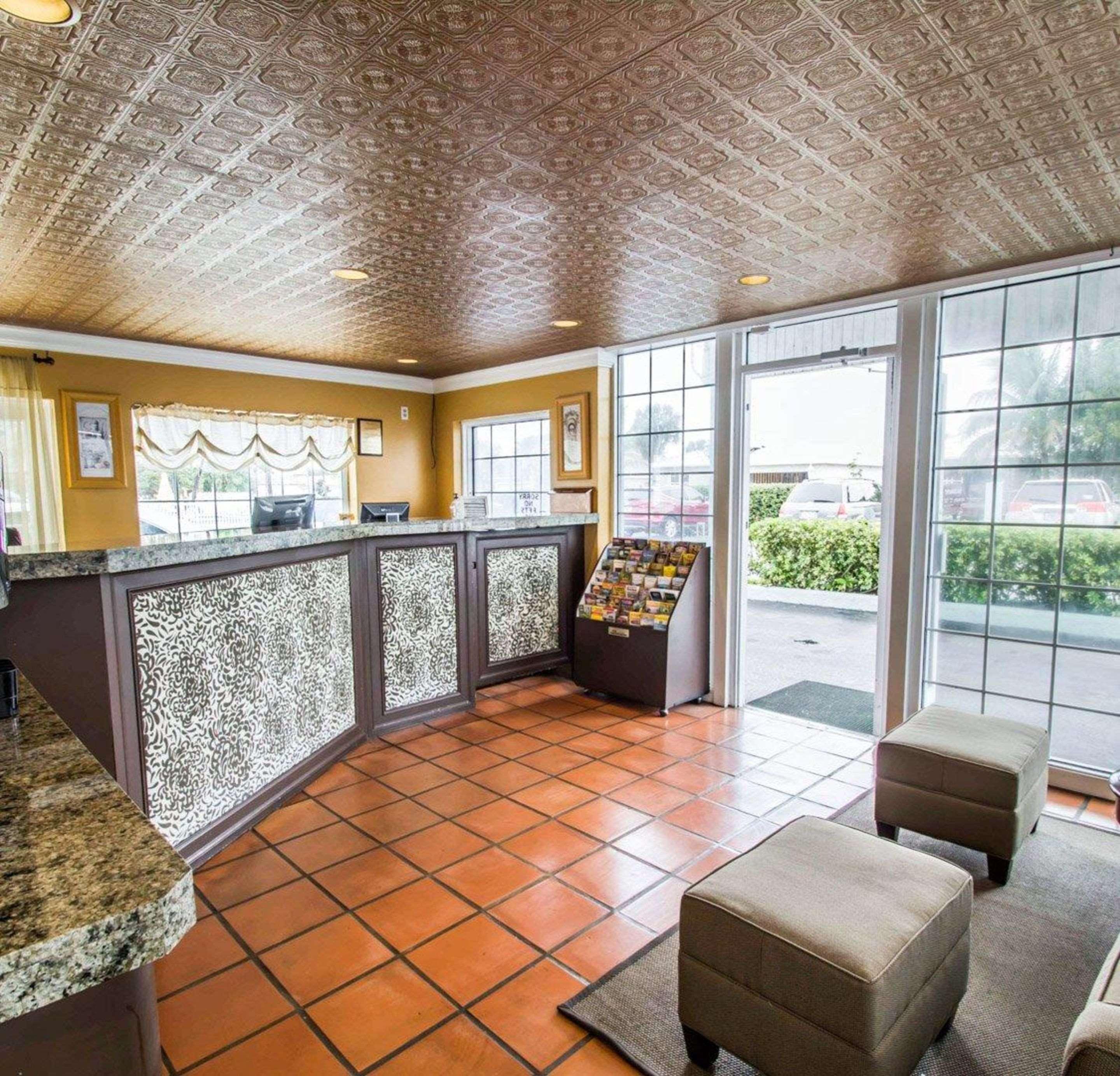 Econo Lodge Cocoa Beach - Near The Port Buitenkant foto