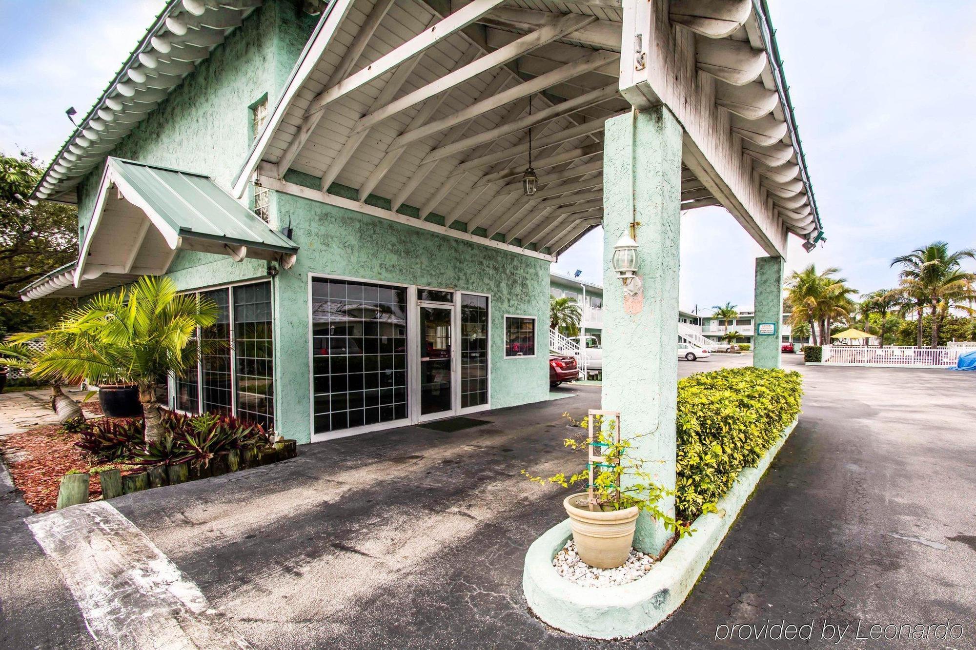 Econo Lodge Cocoa Beach - Near The Port Buitenkant foto