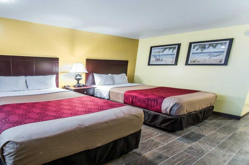 Econo Lodge Cocoa Beach - Near The Port Buitenkant foto