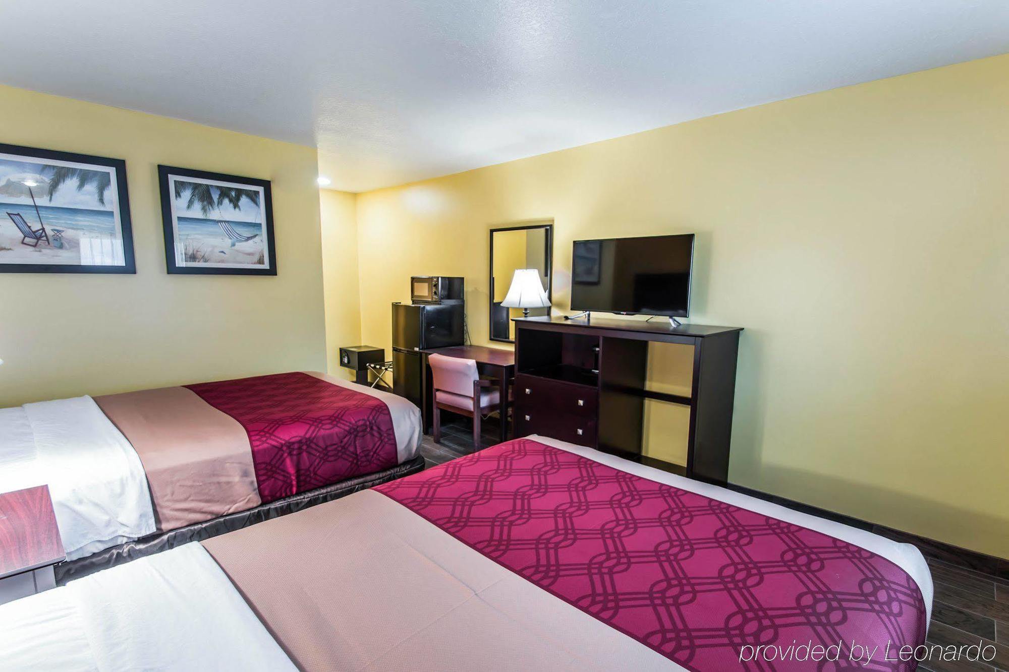 Econo Lodge Cocoa Beach - Near The Port Buitenkant foto