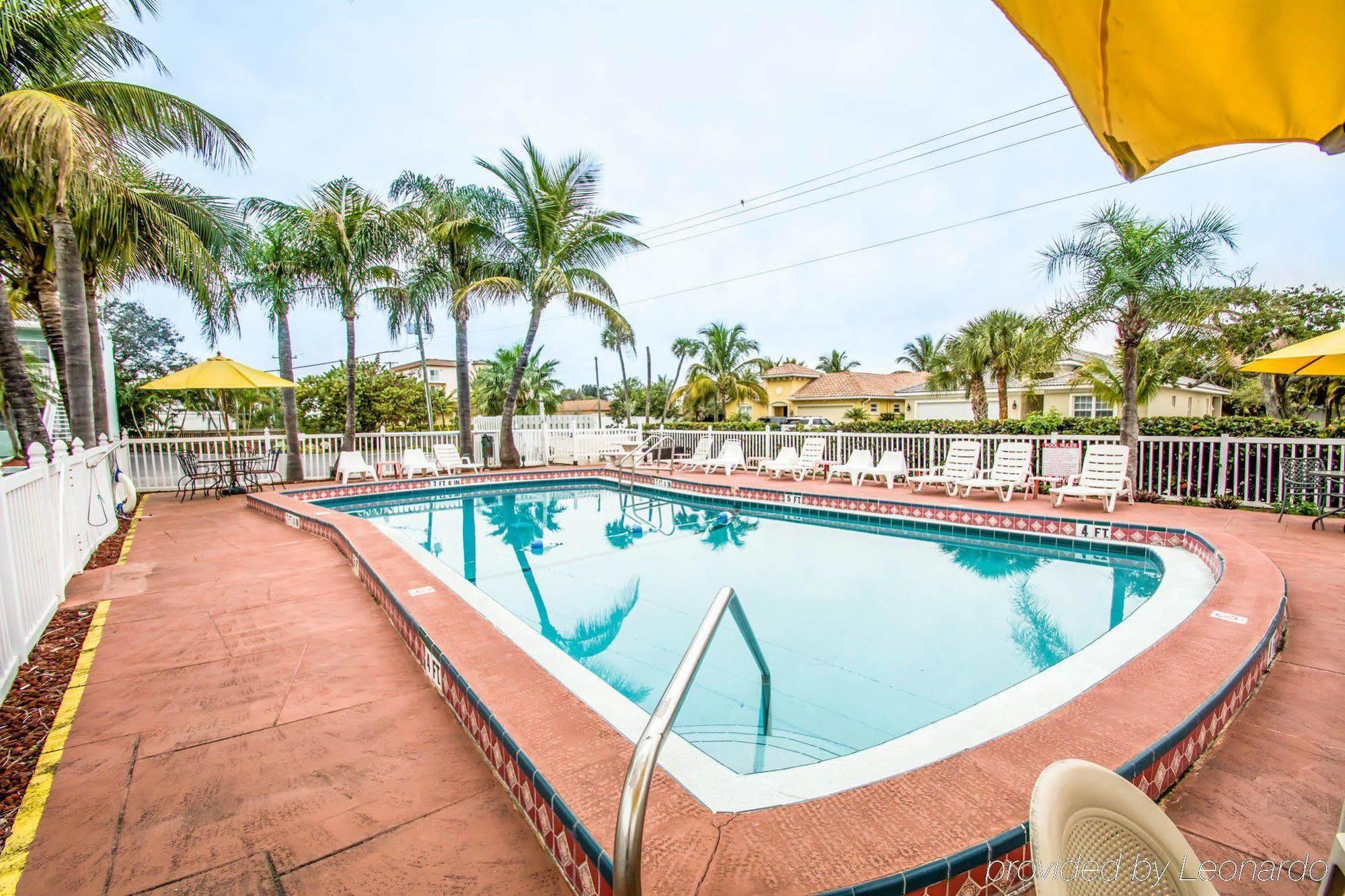 Econo Lodge Cocoa Beach - Near The Port Buitenkant foto