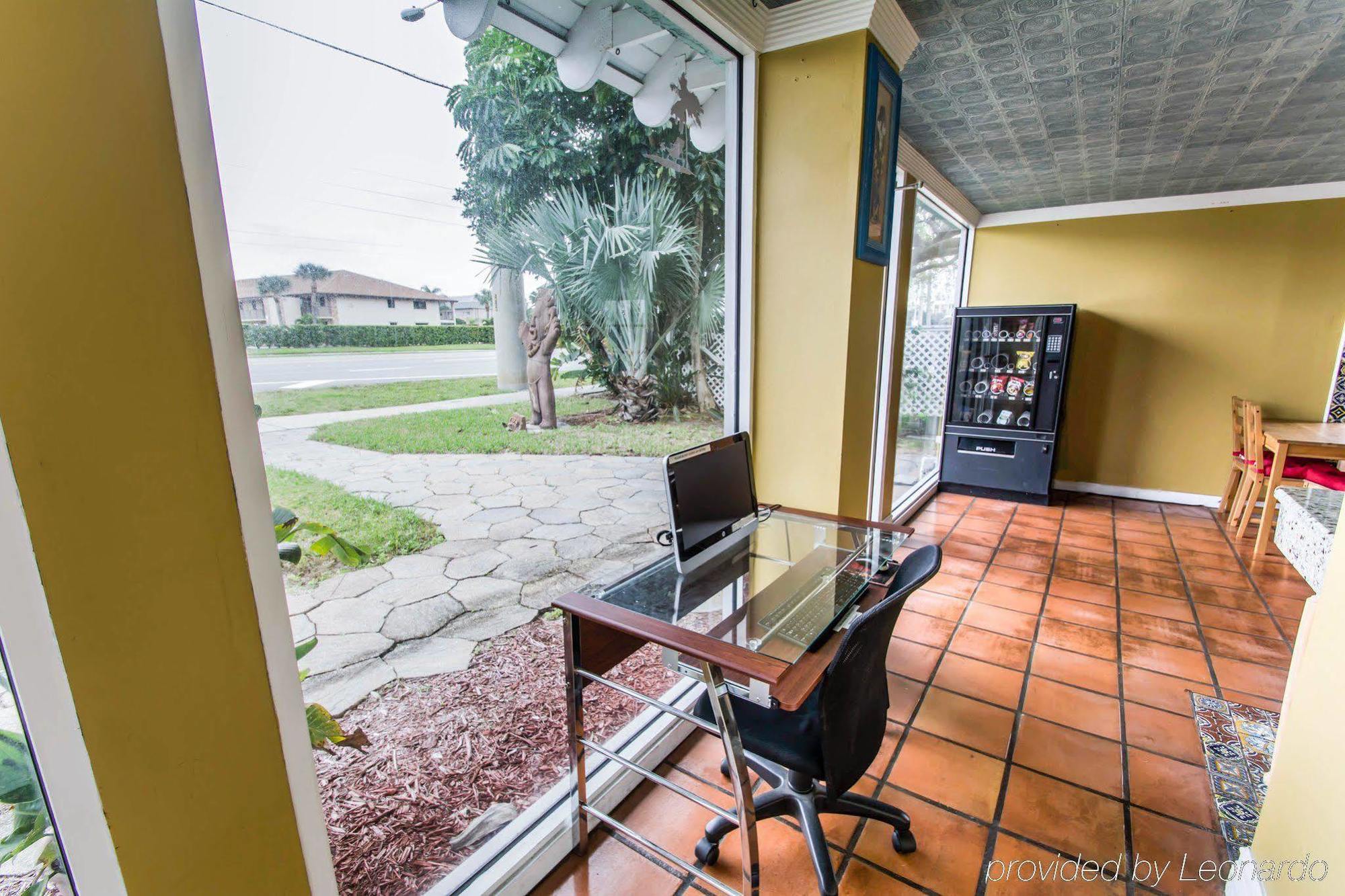 Econo Lodge Cocoa Beach - Near The Port Buitenkant foto