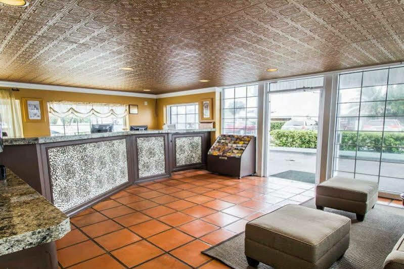 Econo Lodge Cocoa Beach - Near The Port Buitenkant foto